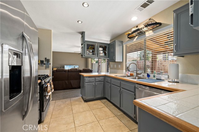 Detail Gallery Image 10 of 37 For 27704 Camino Bella, Menifee,  CA 92585 - 4 Beds | 2/1 Baths