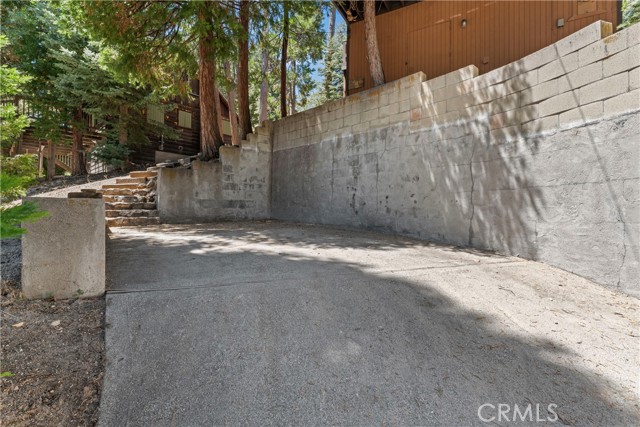 Detail Gallery Image 20 of 31 For 720 Pinnacle Dr, Lake Arrowhead,  CA 92352 - 2 Beds | 2 Baths