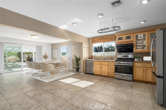 Detail Gallery Image 8 of 50 For 15335 Rolling Ridge Dr, Chino Hills,  CA 91709 - 4 Beds | 2 Baths