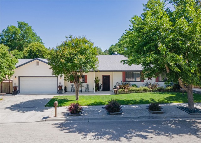 Detail Gallery Image 1 of 28 For 402 9th St, Paso Robles,  CA 93446 - 3 Beds | 2 Baths