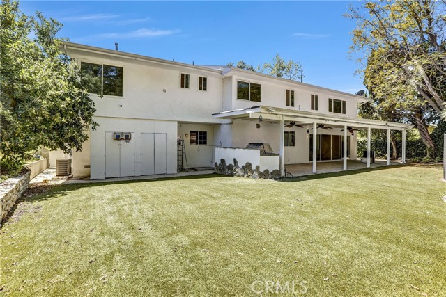 Detail Gallery Image 25 of 31 For 24045 Philiprimm St, Woodland Hills,  CA 91367 - 8 Beds | 5 Baths