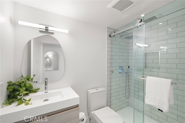 Detail Gallery Image 39 of 44 For 6 Monterey Cir, Corona Del Mar,  CA 92625 - 6 Beds | 4 Baths