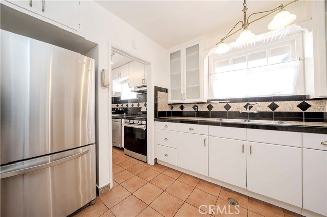 Drew Fenton | 433 S Bundy Drive Los Angeles CA | MLS: 7457083