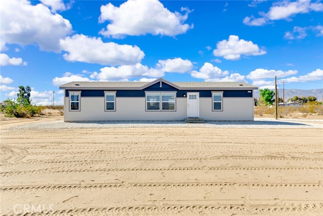 3727 South Street, Phelan CA: https://media.crmls.org/medias/3f211083-54c3-49a7-a456-4eae0f7cd406.jpg