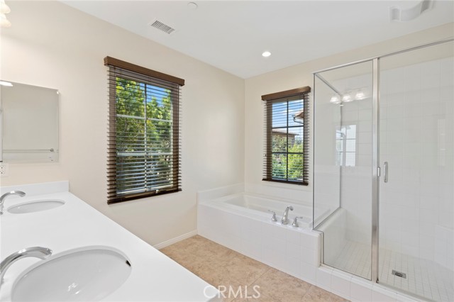 48 Brindisi, Irvine CA: https://media.crmls.org/medias/3f21dae1-6db7-4f88-a895-36fc08a20317.jpg
