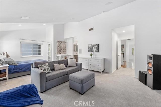 Detail Gallery Image 14 of 41 For 23163 Mulholland Dr, Woodland Hills,  CA 91364 - 2 Beds | 2/1 Baths