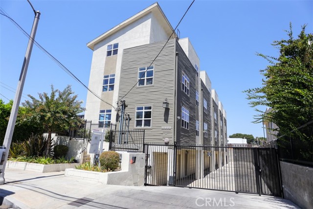 11809 Hamlin Street, 1 photo 6