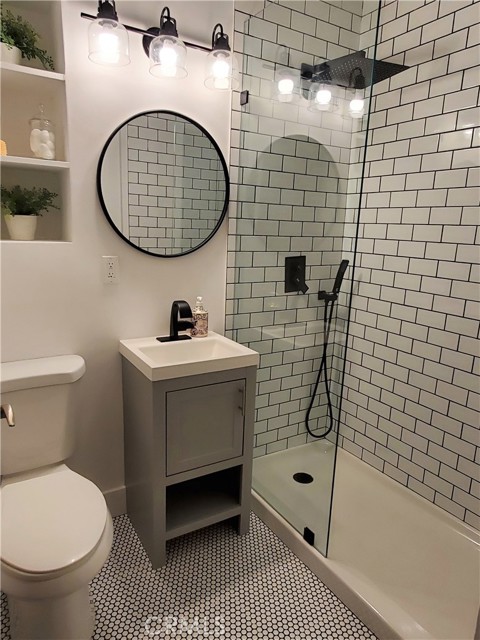 908 Victoria Avenue, Venice CA: https://media.crmls.org/medias/3f2309fb-8bd7-4a40-8936-2dd9d9f16fcf.jpg