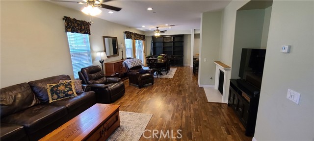 Detail Gallery Image 8 of 54 For 15723 Parkhouse Dr #59,  Fontana,  CA 92336 - 4 Beds | 2/1 Baths