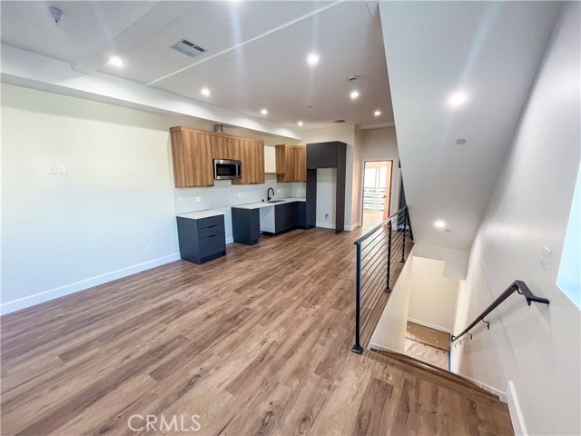 Detail Gallery Image 1 of 39 For 1816 2 S Hauser Bld, Los Angeles,  CA 90019 - 3 Beds | 3/1 Baths