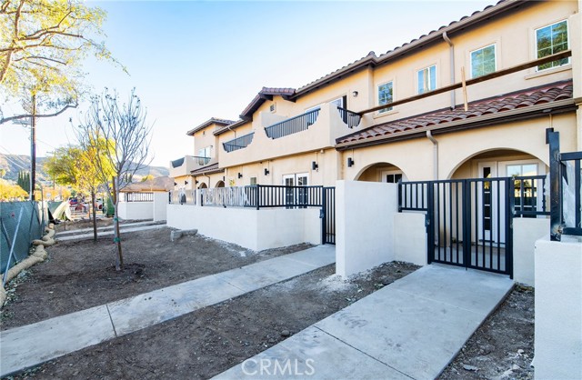 Detail Gallery Image 2 of 43 For 5526 E Los Angeles Ave #2,  Simi Valley,  CA 93063 - 3 Beds | 2/1 Baths