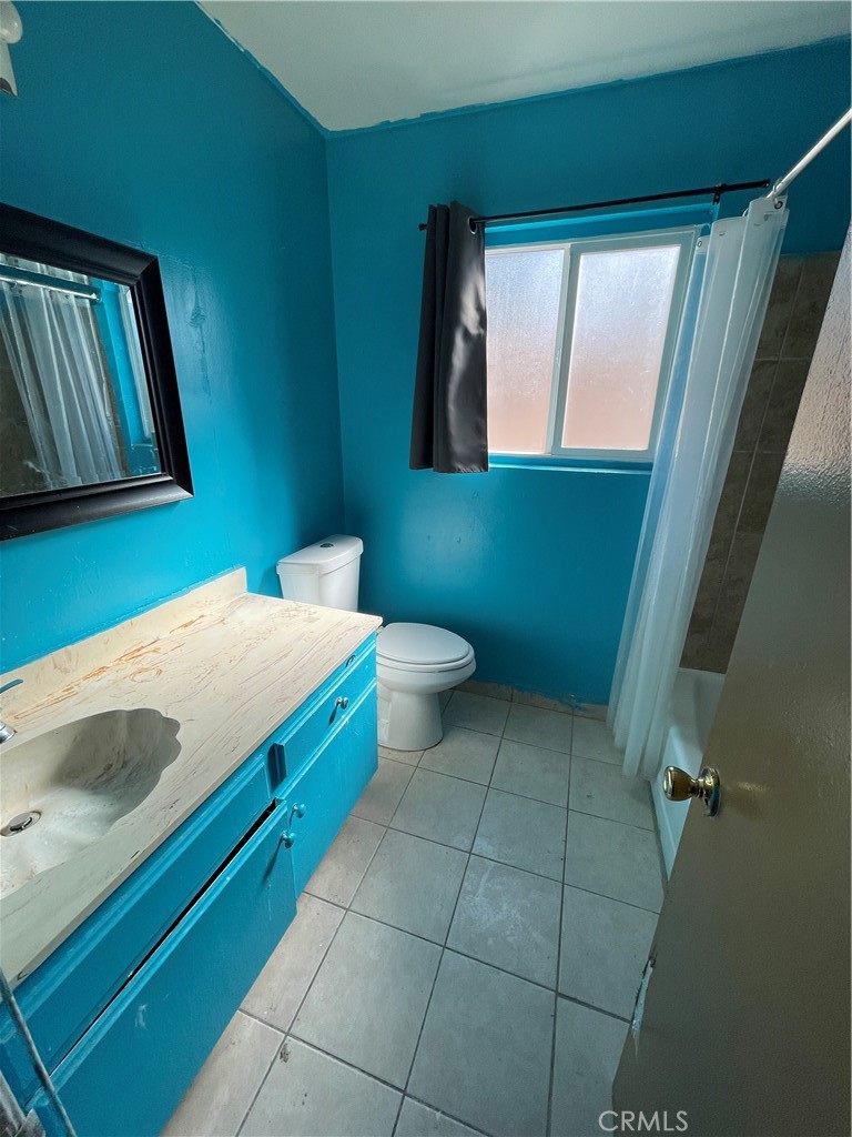 https://media.crmls.org/medias/3f240e4c-654b-4cc1-b9d8-16ba699d1881.jpg?preset=X-Large