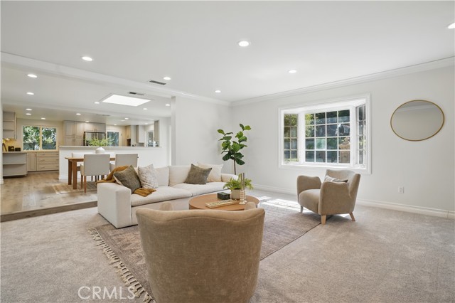 13811 Palace Way, Tustin CA: https://media.crmls.org/medias/3f24309f-3ac0-4807-bcac-71d8714ed65c.jpg