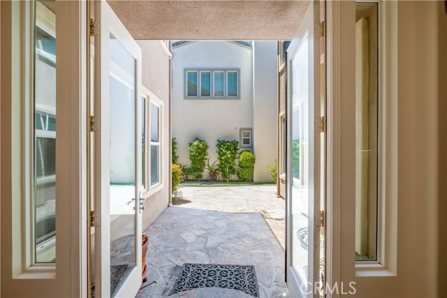 27531 Sunny Creek Drive, Valencia CA: https://media.crmls.org/medias/3f24d8e3-a21b-4f15-8aee-0972551d089d.jpg