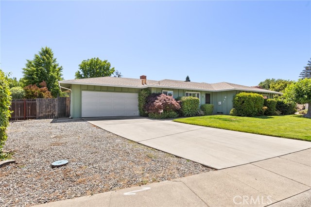 7 Pinecrest Circle, Chico CA: https://media.crmls.org/medias/3f252a48-0ebf-4a75-89b5-4c8e3e568be8.jpg