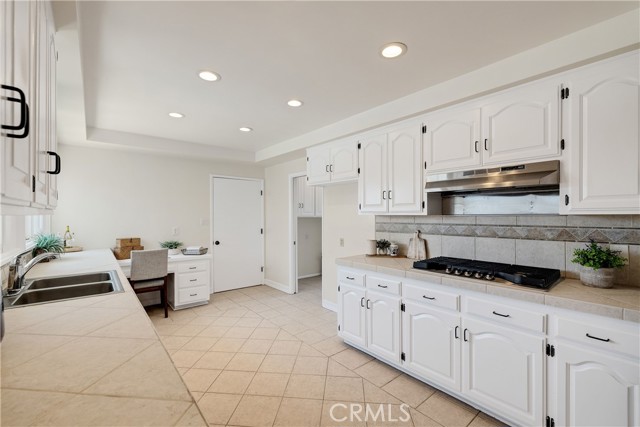 3313 Onrado Street, Torrance CA: https://media.crmls.org/medias/3f255a45-6fe7-4ca4-9262-c5aa370594ca.jpg