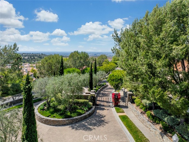 2 Agostino, Newport Coast CA: https://media.crmls.org/medias/3f255aeb-1303-4dd7-82bc-ebd027270288.jpg