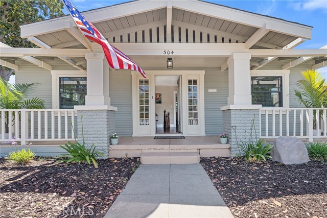 Detail Gallery Image 2 of 19 For 304 N Waverly St, Orange,  CA 92866 - 2 Beds | 1 Baths