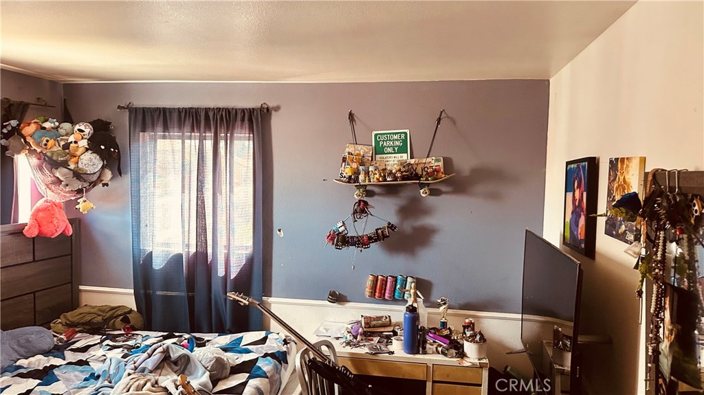 https://media.crmls.org/medias/3f264dd2-18b9-4a4c-8892-0b271a80ab4b.jpg?preset=X-Large