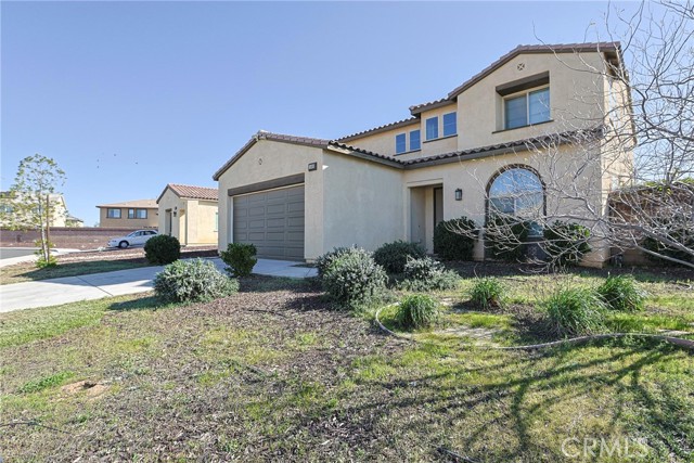 Detail Gallery Image 3 of 45 For 1461 Pluto Ct, Beaumont,  CA 92223 - 4 Beds | 3 Baths