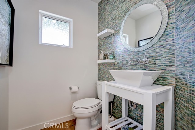 301 2nd Street, Manhattan Beach, California 90266, 3 Bedrooms Bedrooms, ,3 BathroomsBathrooms,Residential,Sold,2nd,SB22006124