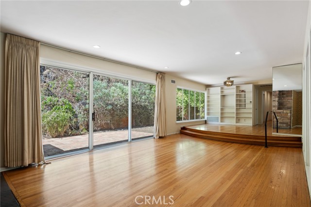 Detail Gallery Image 6 of 35 For 1601 Stone Canyon Rd, Los Angeles,  CA 90077 - 3 Beds | 3 Baths