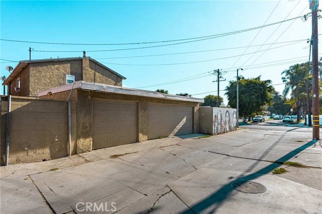 Detail Gallery Image 4 of 7 For 296 E Marker St, Long Beach,  CA 90805 - 6 Beds | 4 Baths
