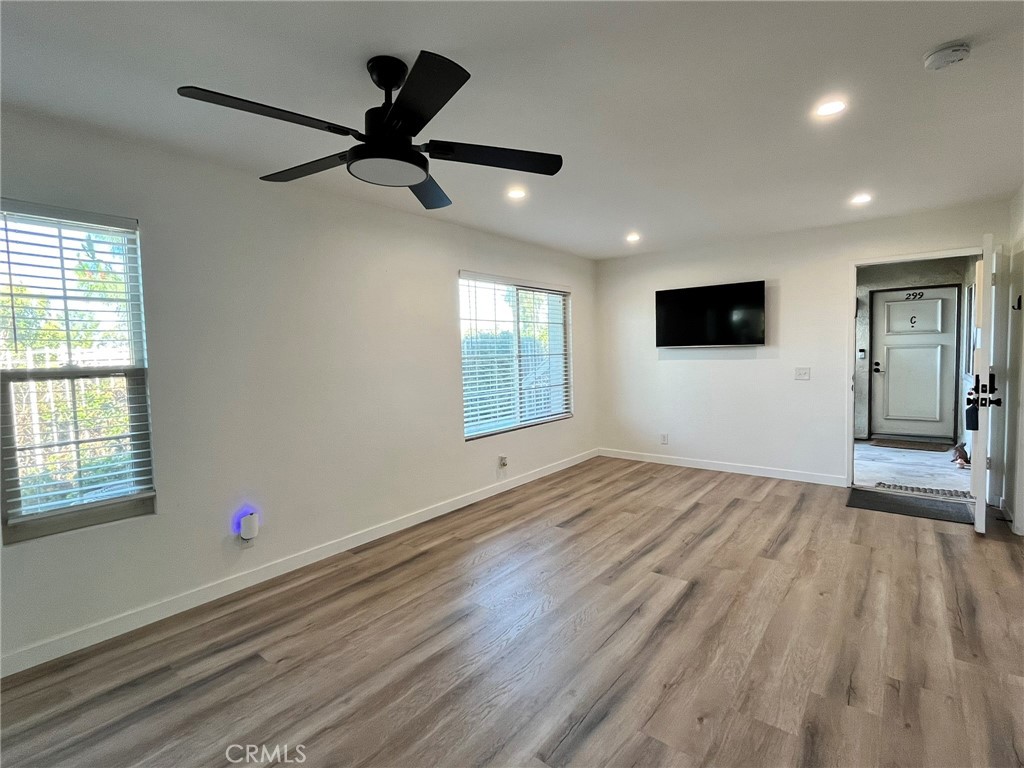 23335 La Crescenta