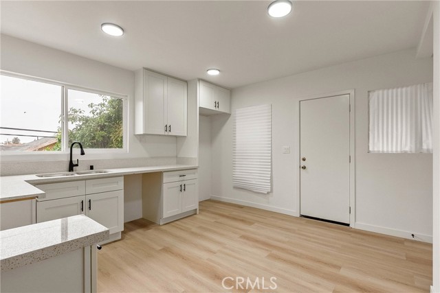 1209 W 40th Place, Los Angeles CA: https://media.crmls.org/medias/3f28ffbd-963d-466a-83e9-2a34e1de878d.jpg