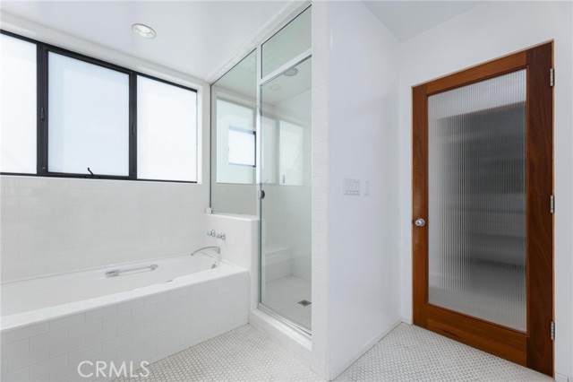 129 20th Street, Manhattan Beach CA: https://media.crmls.org/medias/3f2905ff-edcc-4579-b04e-809071e47b59.jpg