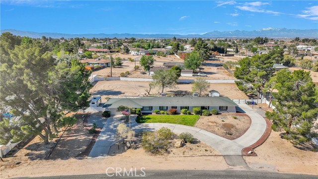 19445 Yanan Road, Apple Valley CA: https://media.crmls.org/medias/3f2933f5-6145-4f58-a7fc-d79bfa7dda5a.jpg