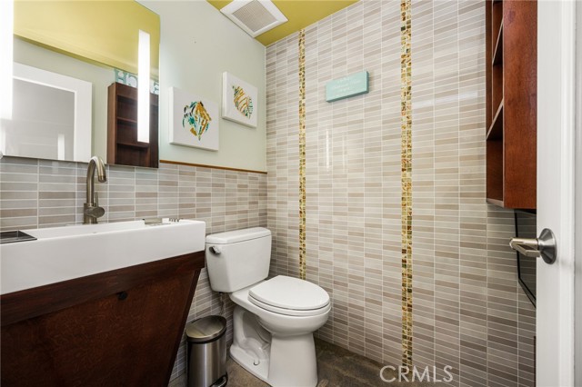 Detail Gallery Image 11 of 22 For 19081 Flagship Cir, Huntington Beach,  CA 92648 - 3 Beds | 2/1 Baths