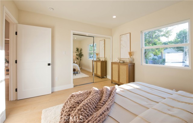 Detail Gallery Image 14 of 47 For 5864 Jamieson Ave, Encino,  CA 91316 - 3 Beds | 3 Baths