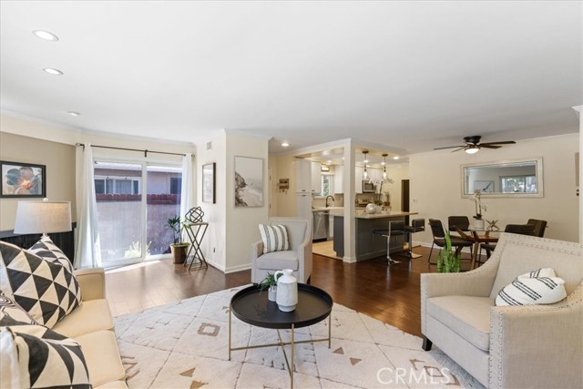 15216 Magnolia Boulevard, 1 photo 3