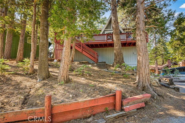 Welcome to 32111 Hunsaker Way - Front view with of street parking.