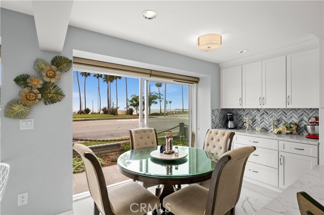 Detail Gallery Image 11 of 36 For 805 Ocean Ave #4,  Seal Beach,  CA 90740 - 3 Beds | 2 Baths