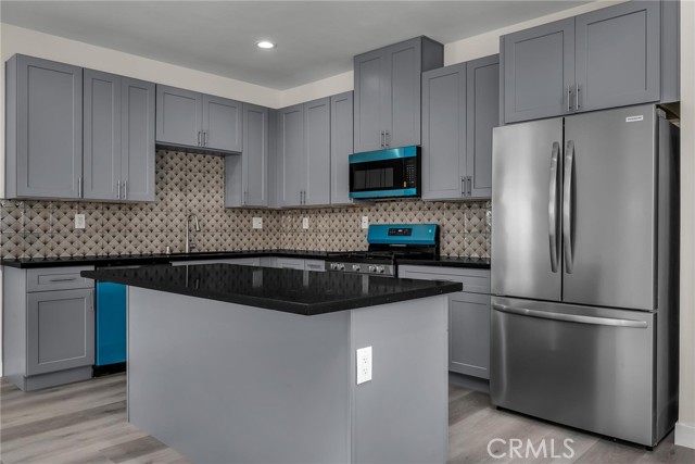 Detail Gallery Image 4 of 14 For 1509 W 87th, Los Angeles,  CA 90047 - 2 Beds | 2 Baths