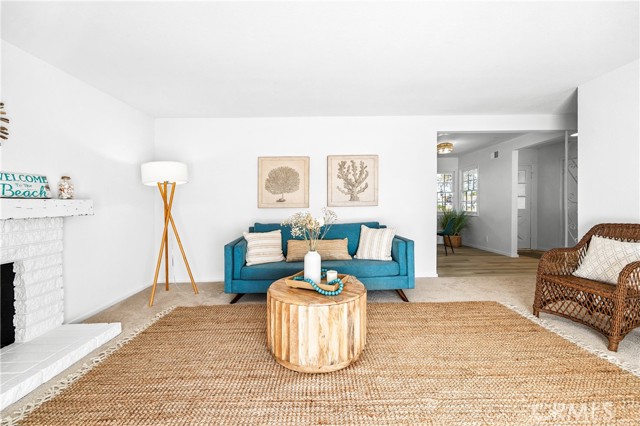 16271 Fairway Lane, Huntington Beach CA: https://media.crmls.org/medias/3f2cb81b-61d9-4adb-b7c1-f6fa7e04bf22.jpg