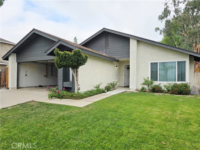 5912 Santa Ana Avenue, Riverside CA: https://media.crmls.org/medias/3f2cffcf-2c9e-4955-878d-fff5f2952aec.jpg