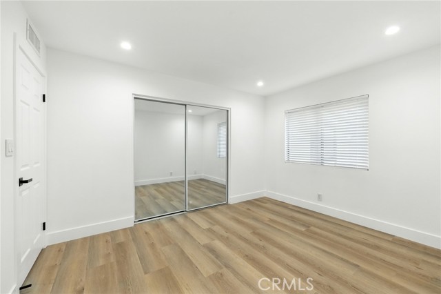 21720 Hart Street, Canoga Park CA: https://media.crmls.org/medias/3f2e721a-58f6-4e50-87c9-613e4d72d764.jpg