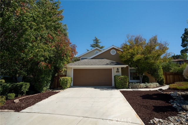 Detail Gallery Image 1 of 28 For 940 Austin Ct, Paso Robles,  CA 93446 - 3 Beds | 2 Baths