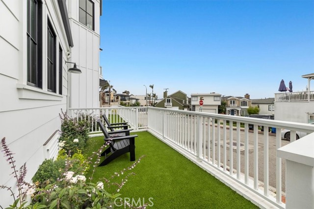 2406 Silverstrand Avenue, Hermosa Beach CA: https://media.crmls.org/medias/3f2f596b-d542-422b-a357-0d08b16f5041.jpg