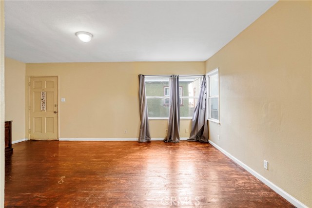 Detail Gallery Image 15 of 49 For 10807 Compton Ave, Los Angeles,  CA 90059 - – Beds | – Baths