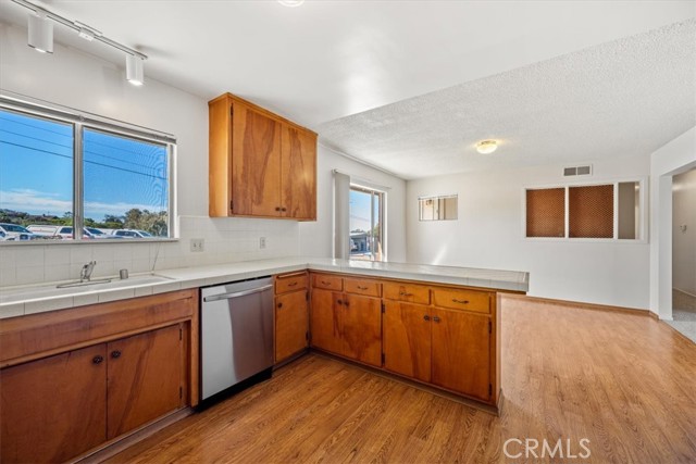 Detail Gallery Image 7 of 20 For 2304 Bayview Heights Dr., Los Osos,  CA 93402 - 3 Beds | 2 Baths