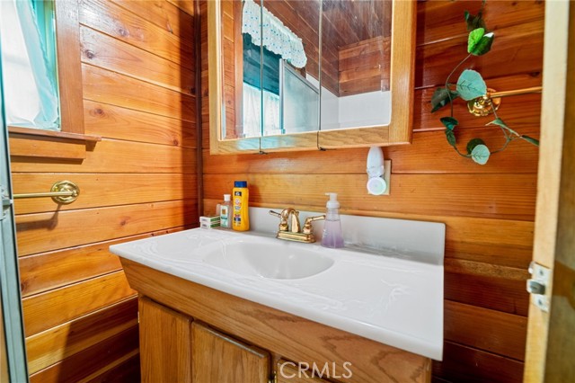 Detail Gallery Image 13 of 20 For 324 Angeles Bld, Big Bear City,  CA 92314 - 2 Beds | 1 Baths