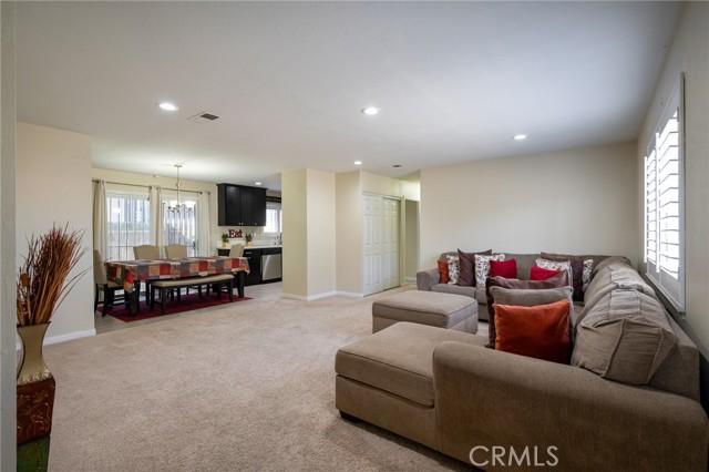 Detail Gallery Image 7 of 26 For 857 E 109th, Los Angeles,  CA 90059 - 4 Beds | 2 Baths