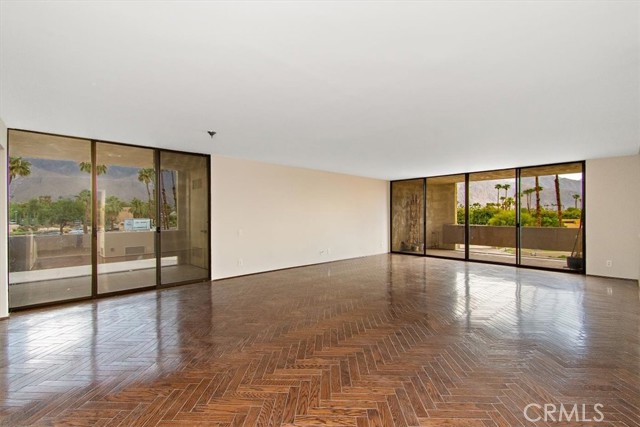 1660 S La Reina Way #2D, Palm Springs, CA 92264