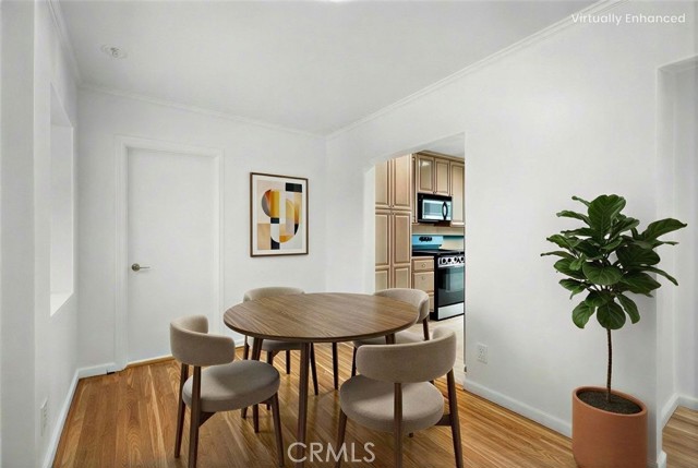 Detail Gallery Image 9 of 34 For 17429 Burbank Bld, Encino,  CA 91316 - 3 Beds | 2 Baths