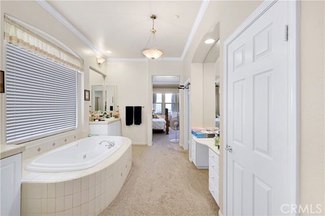 1050 Fuller Drive, Claremont CA: https://media.crmls.org/medias/3f30844b-3046-49fa-9f25-5dbd8c982a6d.jpg