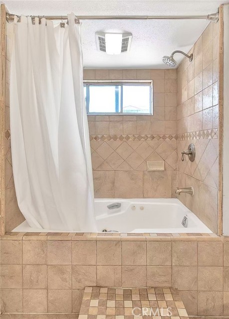 6442 Raymond Avenue, Long Beach CA: https://media.crmls.org/medias/3f3104ea-5674-4083-b2ff-3e0059ec2dc4.jpg